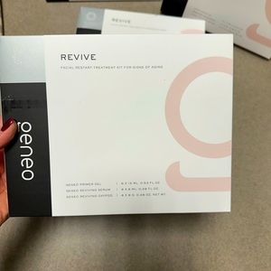 Geneo Revive box of oxypods. Box contains 6 full treatments. Unopened boxes.